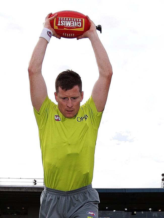 Umpires have raised injury concerns over bouncing. Pic: Will Russell/AFL Media