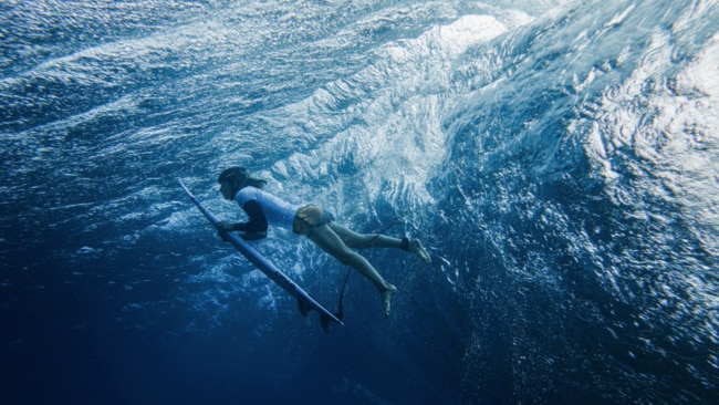 Molly Picklum in a practice session at Teahupo'o. Image: Getty