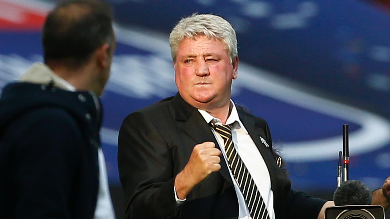 Steve Bruce is close to signing for Newcastle United after walking out on Sheffield Wednesday. / AFP PHOTO / Ian Kington.