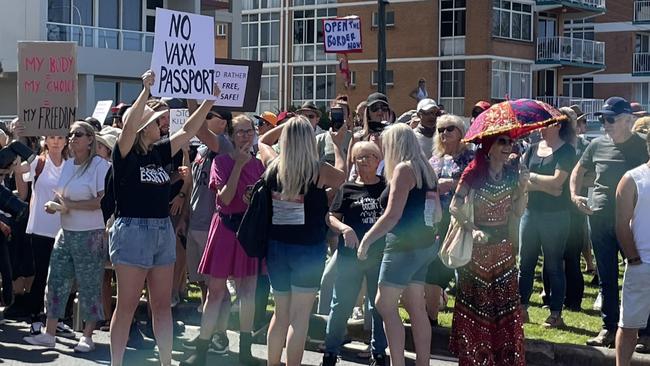 Anti-lockdown protesters in Coolangatta, Gold Coast on the NSW border. Picture: Melanie Whiting