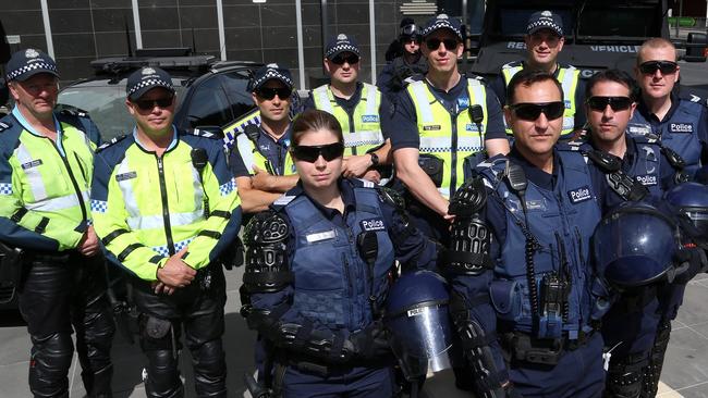 Victoria Police signs deal with State Government for almost 3000 new ...