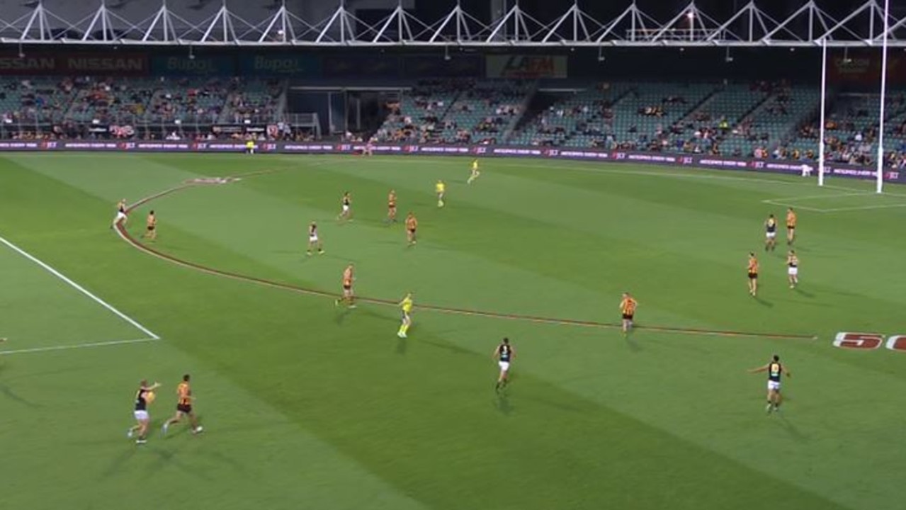 Jack Riewoldt points out James Frawley’s error. 