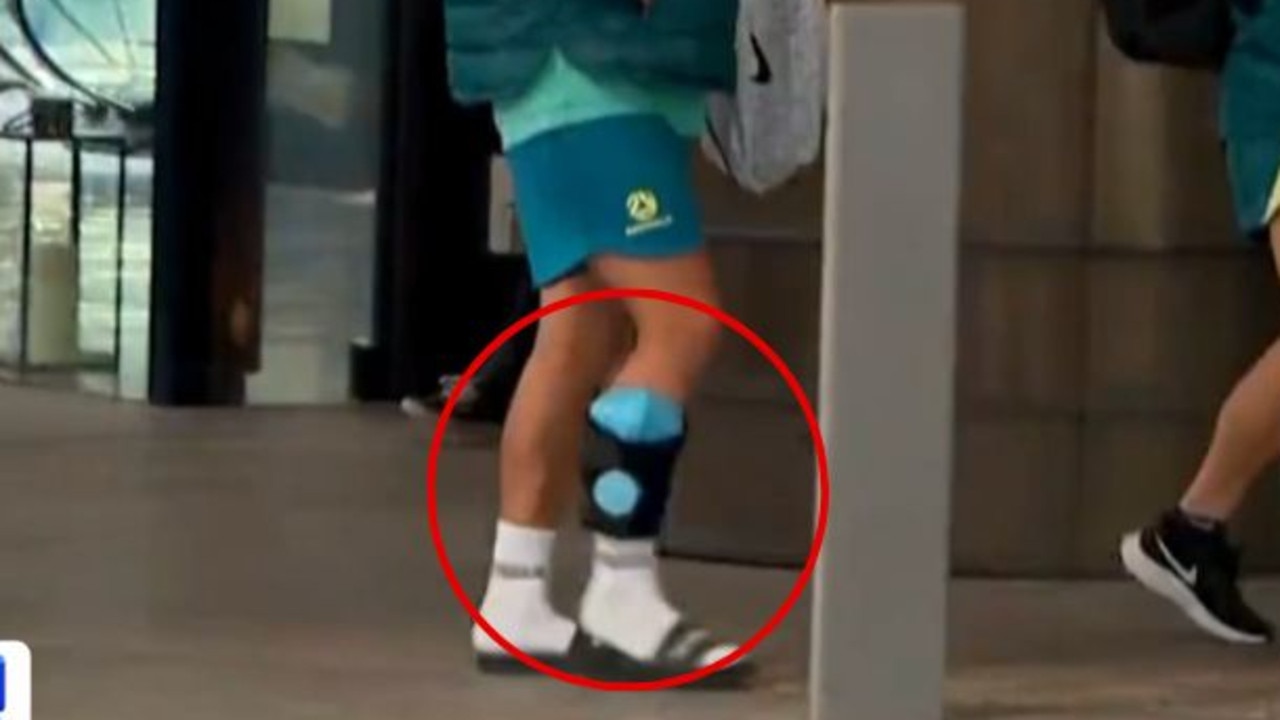 Channel 9 claims this is Sam Kerr with an ice pack strapped to her right leg.