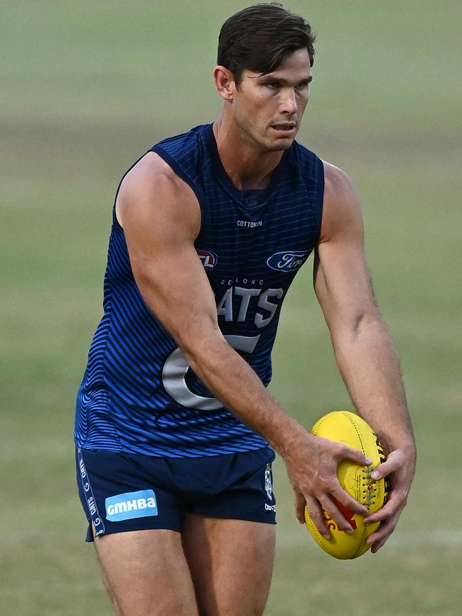 Tom Hawkins lines up for goal at Southport Sharks Oval.