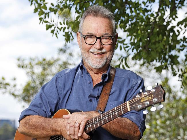 WEEKEND TELEGRAPHS SPECIAL. NOVEMBER 17, 2021.ÃPLEASE CONTACT WEEKEND PIC EDITOR JEFF DARMANIN BEFORE PUBLISHING.Pictured in Rozelle today is John Williamson for his upcoming single Come Back To Me Country, which is all about returning to life after lockdowns. Picture: Tim Hunter.