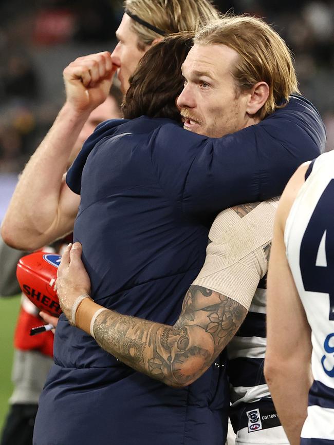 Chris Scott comforts Tom Stewart post-match. Picture: Michael Klein.