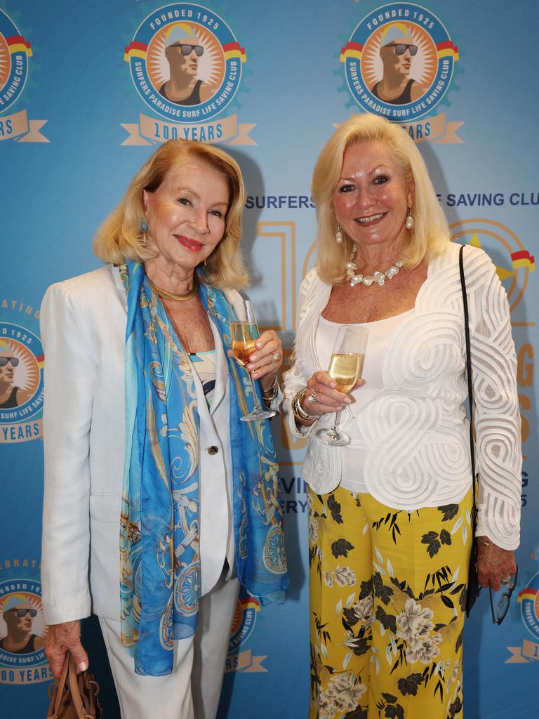 Elaine Gregg and Di Swansson at the Star casino . Pic Annette Dew
