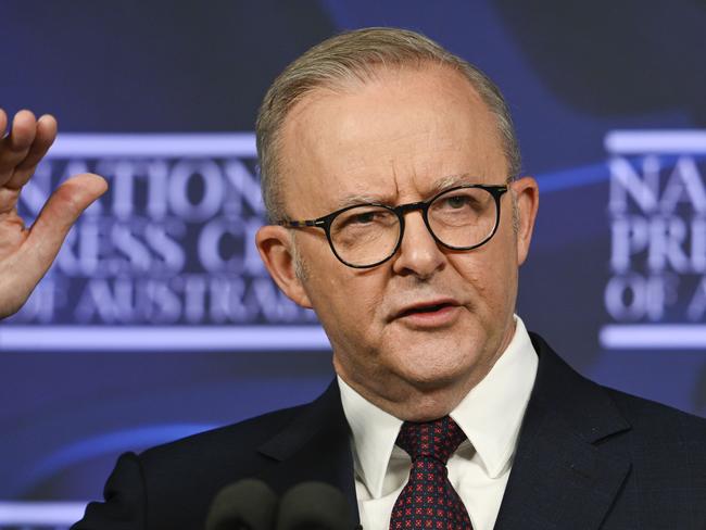 CANBERRA, AUSTRALIA  - NewsWire Photos - January 24, 2025:  Prime Minister Anthony Albanese addresses the National Press Club of Australia in Canberra. Picture: NewsWire / Martin Ollman