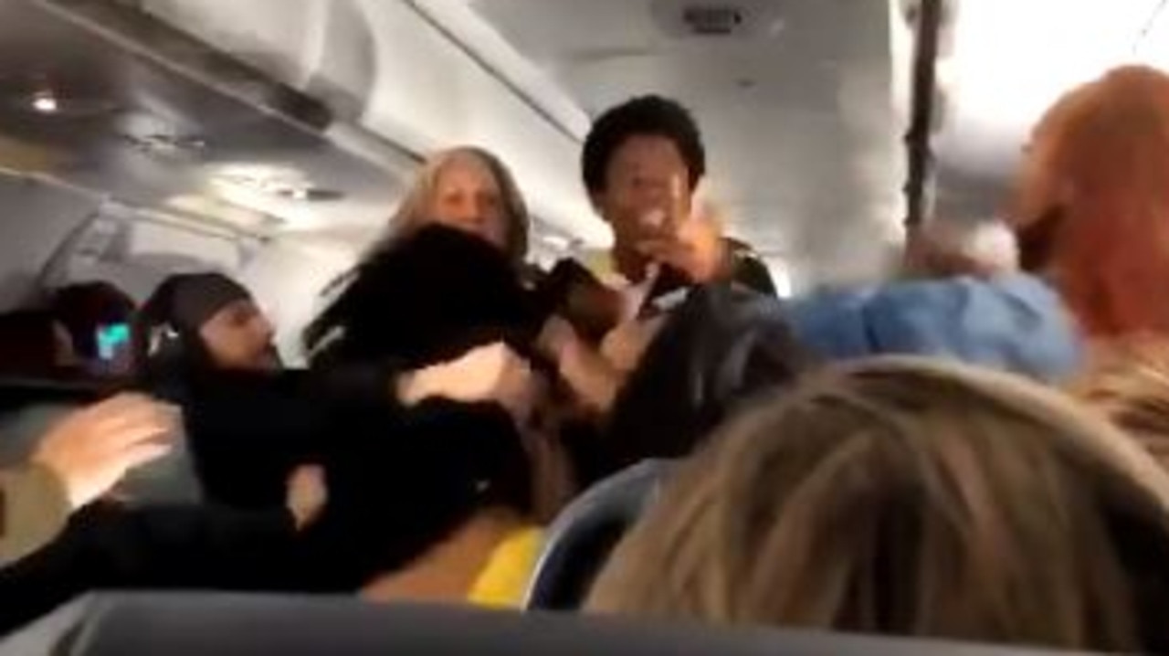 Spirit Airlines Video Captures Plane Passengers Brawling On Flight Au — Australias