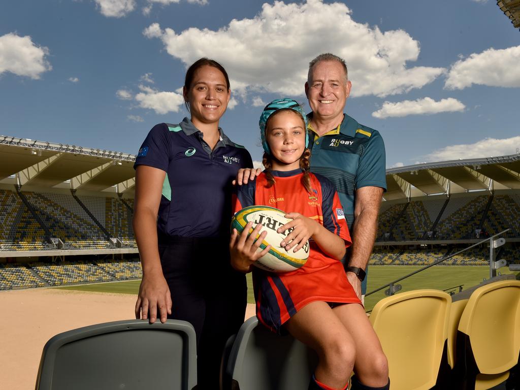 Wallaroos star Kiri Lingman and Wallabies legend David Campese at the Queensland Country Bank Stadium. Picture: Evan Morgan