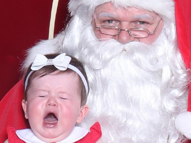 Hilarious photos show Santa picture fails