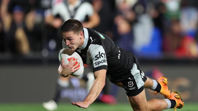 Luke Metcalf faces stiff competition in the halves at the Warriors. Picture: Getty