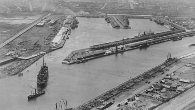 Ships coming into Victoria Dock in Melbourne’s Docklands in 1925, which became one of Australia’s busiest ports.