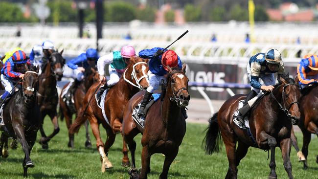 Cross Counter races away to win the 2018 Melbourne Cup. Picture: AAP Images