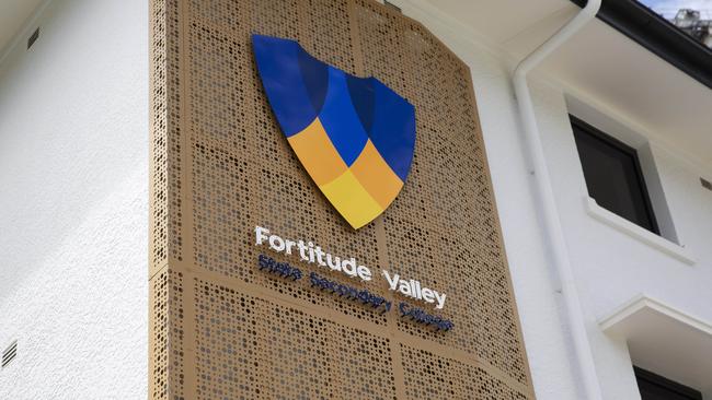 First day at Fortitude Valley State Secondary College. 585 St Paul's Terrace and Brookes St, Fortitude Valley, Brisbane, 28th of January 2020. (AAP Image/Attila Csaszar)