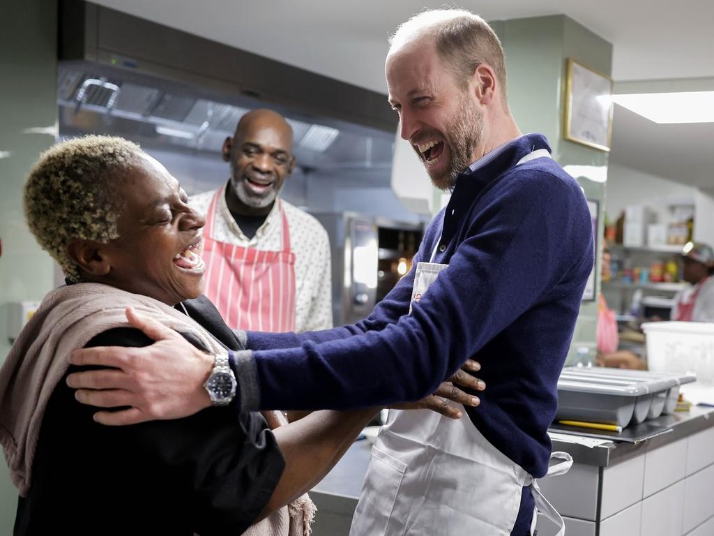 Prince William serving Christmas lunch at a charity in London. Picture: Instagram/princeandprincessofwales