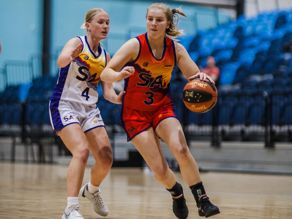 Madeline Hinton during the Basketball Australia Under-20 National Championships. Picture: Tayor Earnshaw