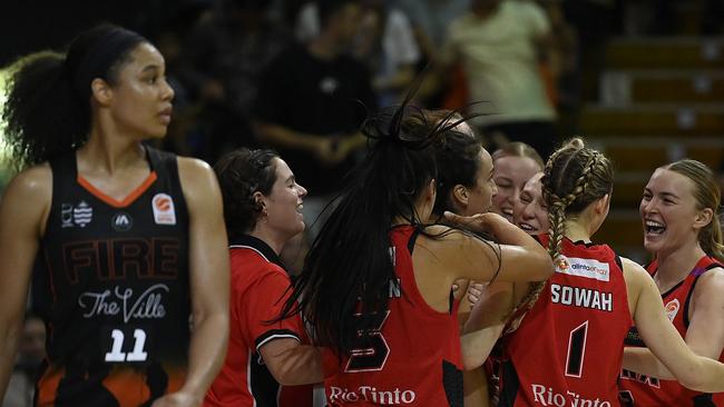 TOWNSVILLE, AUSTRALIA - FEBRUARY 16: The Lynx celebrate after winning the round 15 WNBL match between Townsville Fire and Perth Lynx at Townsville Entertainment Centre, on February 16, 2025, in Townsville, Australia. (Photo by Ian Hitchcock/Getty Images)