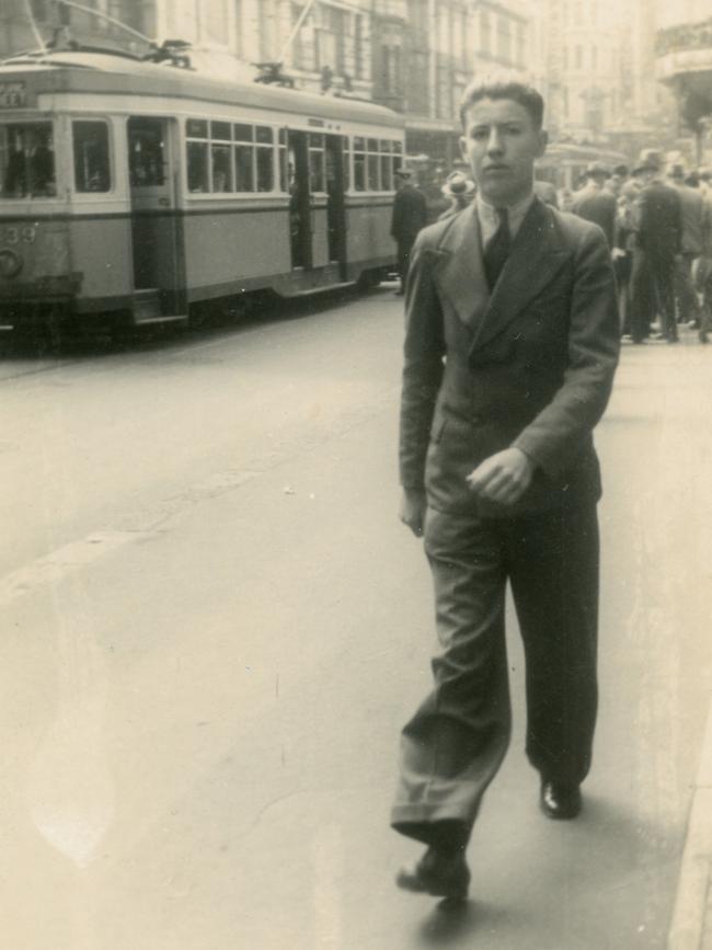 Warwick Meale in Sydney in 1942.