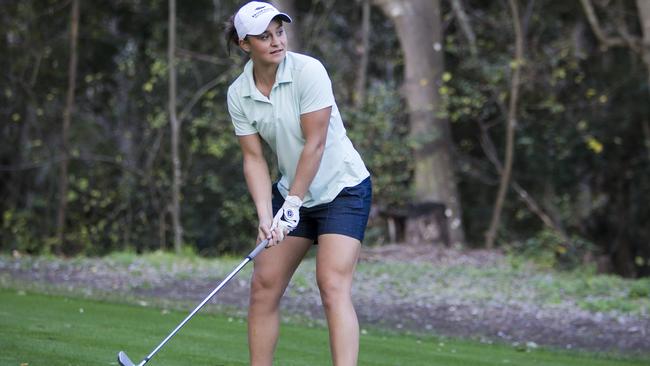 Will Ash Barty join the professional golf circuit?