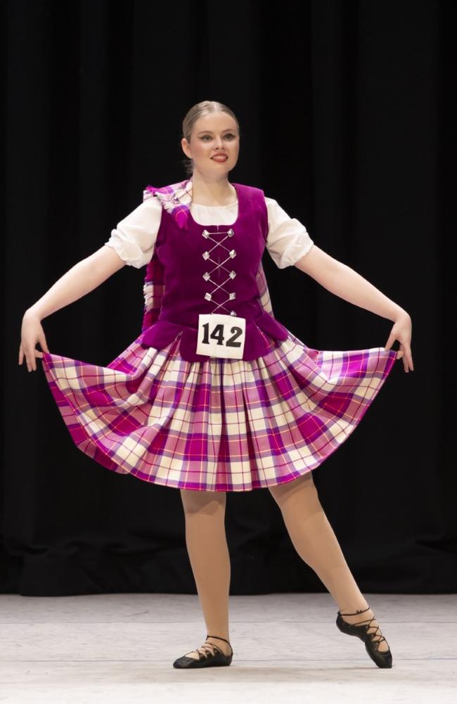 Tamlyn Evans’ discipline and love of dance has led her to many successes with various Ballet and Highland Championships.