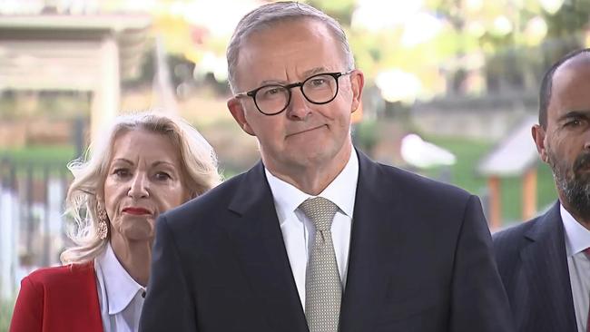 The risk for ANthony Albanese is his inability to identify the cash rate and the unemployment rate, at worst, now comes to define the rest of the campaign. Picture: Sky News