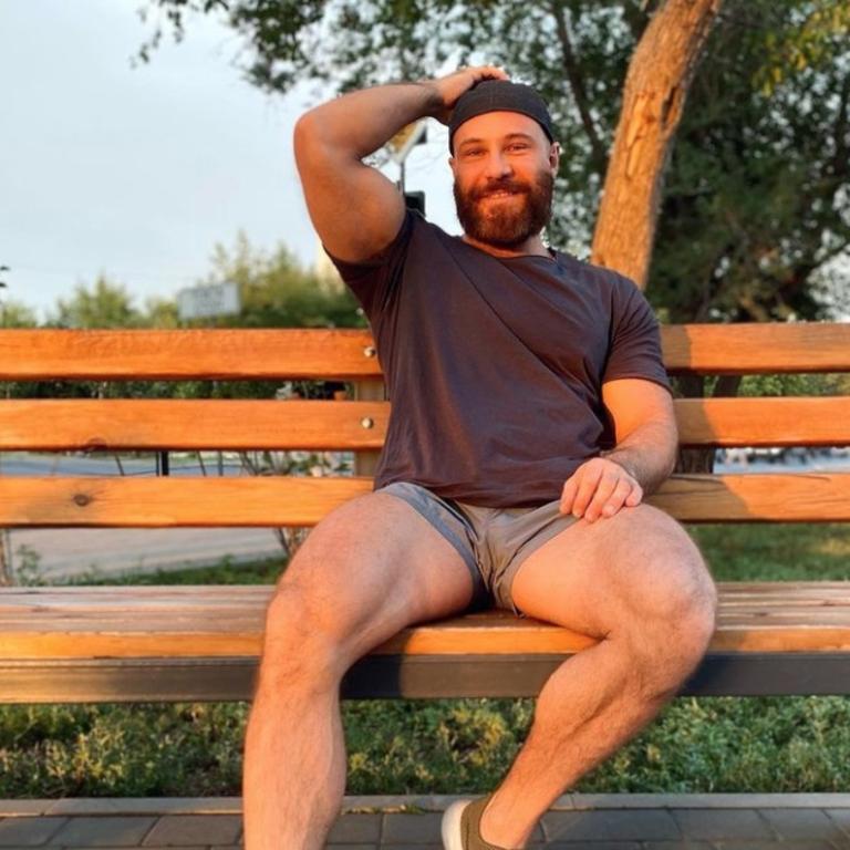 Let’s hope the ash tray isn’t jealous of him sitting on that park bench. Picture: Yuri Tolochko/Jam Press