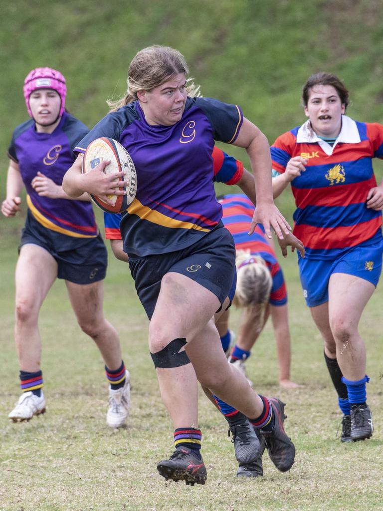 Katelyn Collie for Glennie. Selena Worsley Shield game2. Girl's rugby 7s Downlands vs Glennie. Saturday, August 6, 2022. Picture: Nev Madsen.