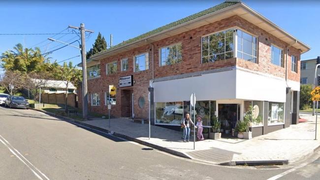 Existing building at 50 Lawrence St Freshwater, subject to a development application.