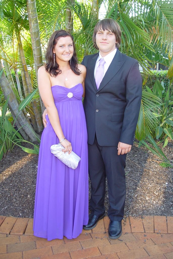 Isis District High School Prom 2011 | The Courier Mail