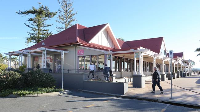 Last day of operations at Pizza Hut in Kirra.