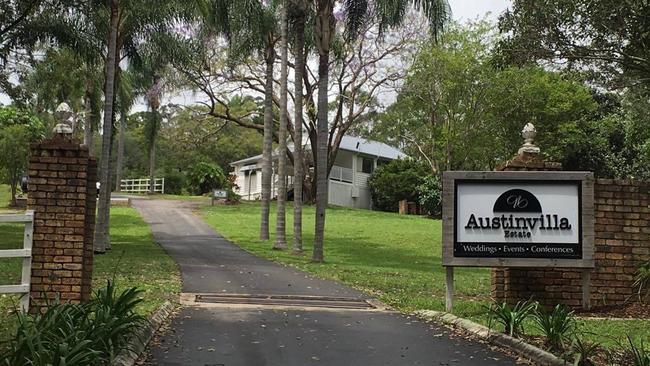 The entrance to Austinvilla Estate.