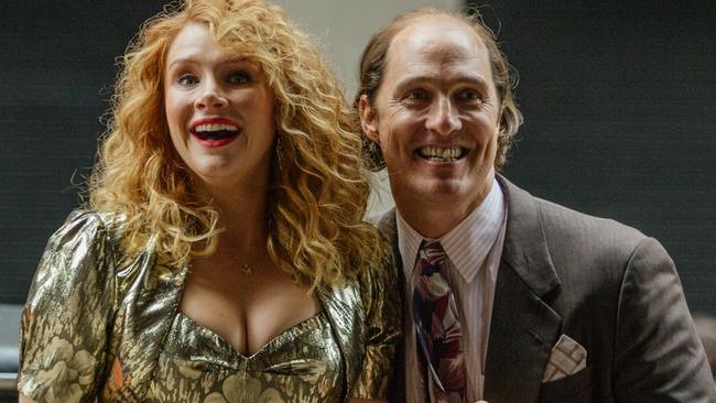 Bryce Dallas Howard and Matthew McConaughey in a scene from film Gold