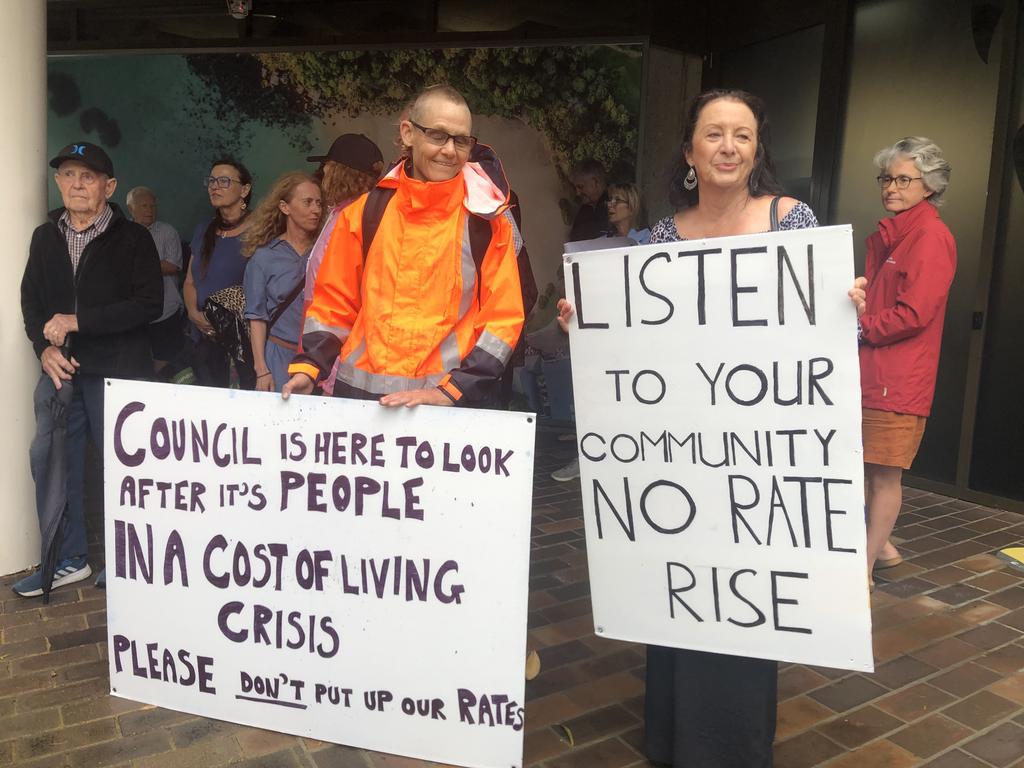 Sasha McNaughton, of Freshwater, and Denise Franklin, of Mona Vale, are ratepayers resisting the proposed rate rise. Picture: Jim O’Rourke