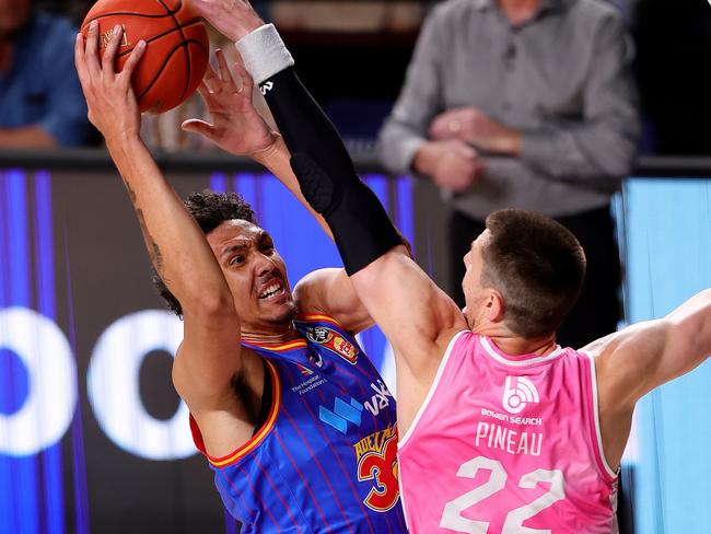 Kyrin Galloway previously of the 36ers and Dane Pineau of The Breakers during the round 20 NBL match between Adelaide 36ers and New Zealand Breakers at Adelaide Entertainment Centre, on February 18, 2024, in Adelaide, Australia. (Photo by Sarah Reed/Getty Images)