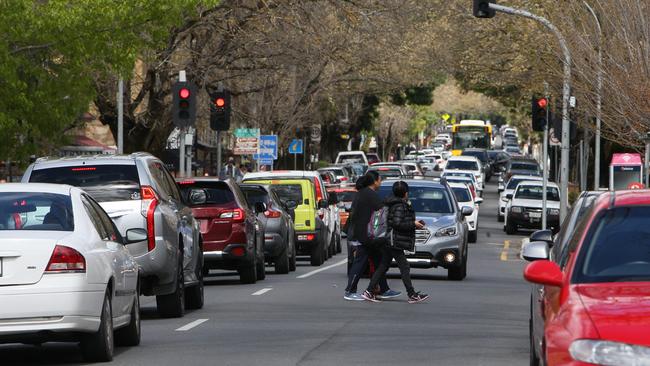 Traffic on Hahndorf’s main street. Photographer Emma Brasier