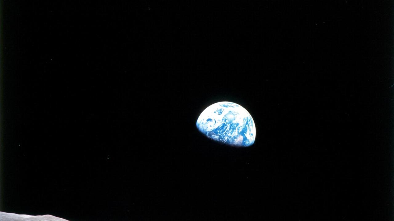 Apollo 8 astronaut William Anders known for Earthrise photo, dies in ...