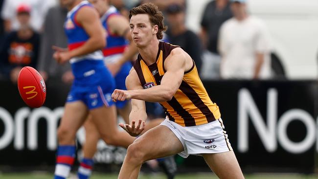 MELBOURNE, AUSTRALIA - FEBRUARY 23: Henry Hustwaite of the Hawks in action during the AFL 2024 Match Simulation between the Western Bulldogs and Hawthorn at Whitten Oval on February 23, 2024 in Melbourne, Australia. (Photo by Michael Willson/AFL Photos via Getty Images)