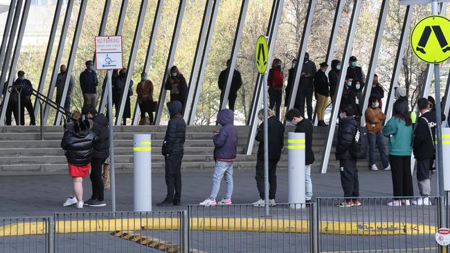 Long lines again as Victorians get their Covid-19 jabs in the CBD. Picture: NCA NewsWire / David Crosling