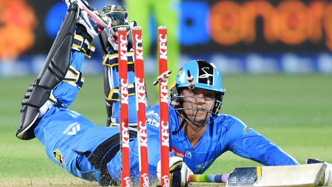 Alex Carey’s run out sparked a collapse that sent the Adelaide Strikers crashing out.