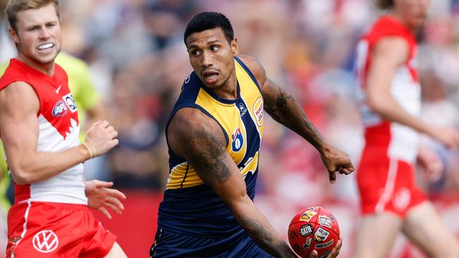 ADELAIDE, AUSTRALIA - APRIL 06: Tim Kelly of the Eagles in action during the 2024 AFL Round 04 match between the West Coast Eagles and the Sydney Swans at Adelaide Hills - Mt Barker on April 06, 2024 in Adelaide, Australia. (Photo by Dylan Burns/AFL Photos via Getty Images)