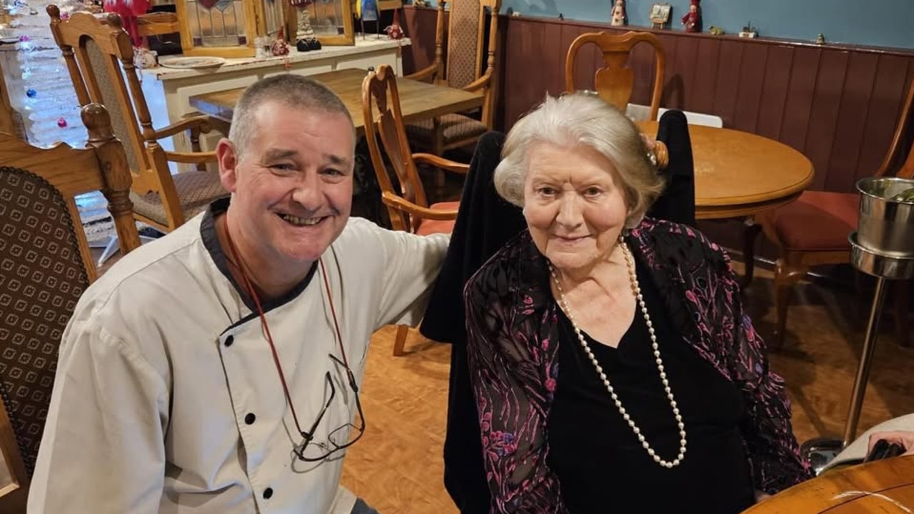 Tea with a Dame: A rare sighting of Patricia Routledge, thanks to this post from chef Michael Newton-Young.