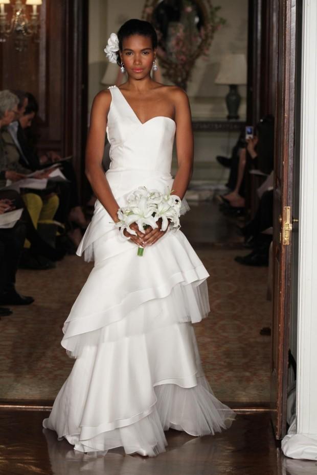 Carolina herrera clearance hunter wedding dress