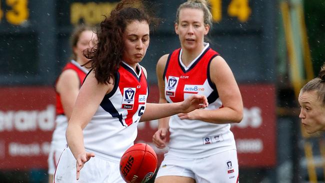 Karly McNiece in action for Darebin Falcons. Picture: Rob Lawson