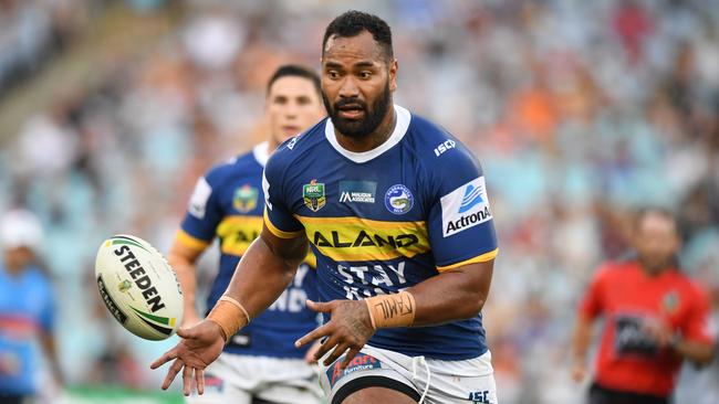 Tony Williams for the Eels passes the ball during the Round 4 NRL match between the Wests Tigers and the Parramatta Eels at ANZ Stadium in Sydney, Monday, April 2, 2018. (AAP Image/Brendan Esposito) NO ARCHIVING, EDITORIAL USE ONLY