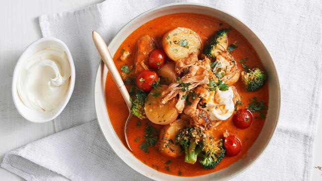 Creamy slow cooker goulash chicken