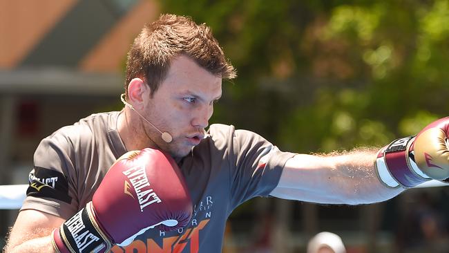 Jeff Horn prepares for Anthony Mundine.