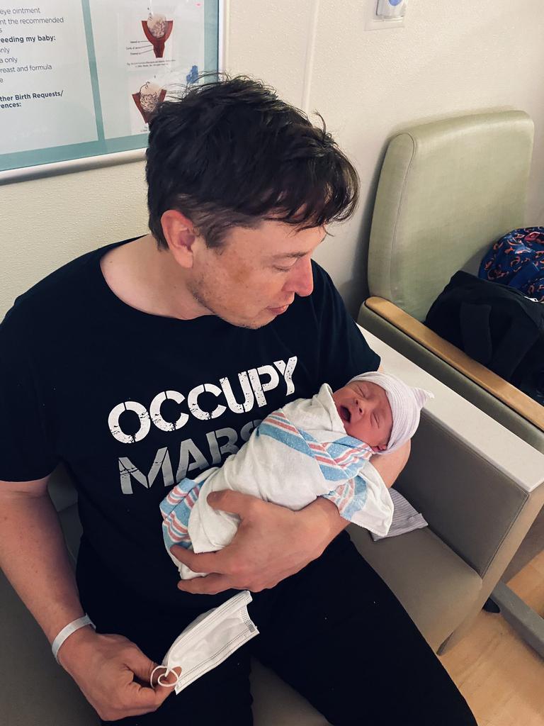 Elon Musk with newborn son X, who he shares with Canadian singer Grimes. Picture: Twitter /@elonmusk