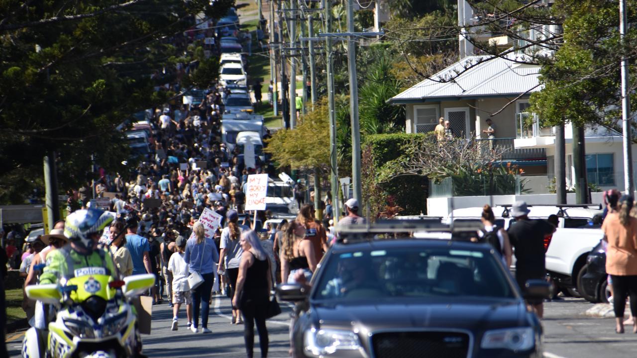 Protesters at the New South Wales Queensland border protesting the covid vaccine, the border rules and the New South Wales lockdown on August 22, 2021. Photo: Liana Walker