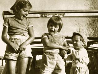 <p>05/08/1997 LIBRARY: 1965. South Australian missing Beaumont children in the back of a car during a family outing L-R: Jane, Arnna and Grant. Published 26/01/2005 DHS Page 5.</p>